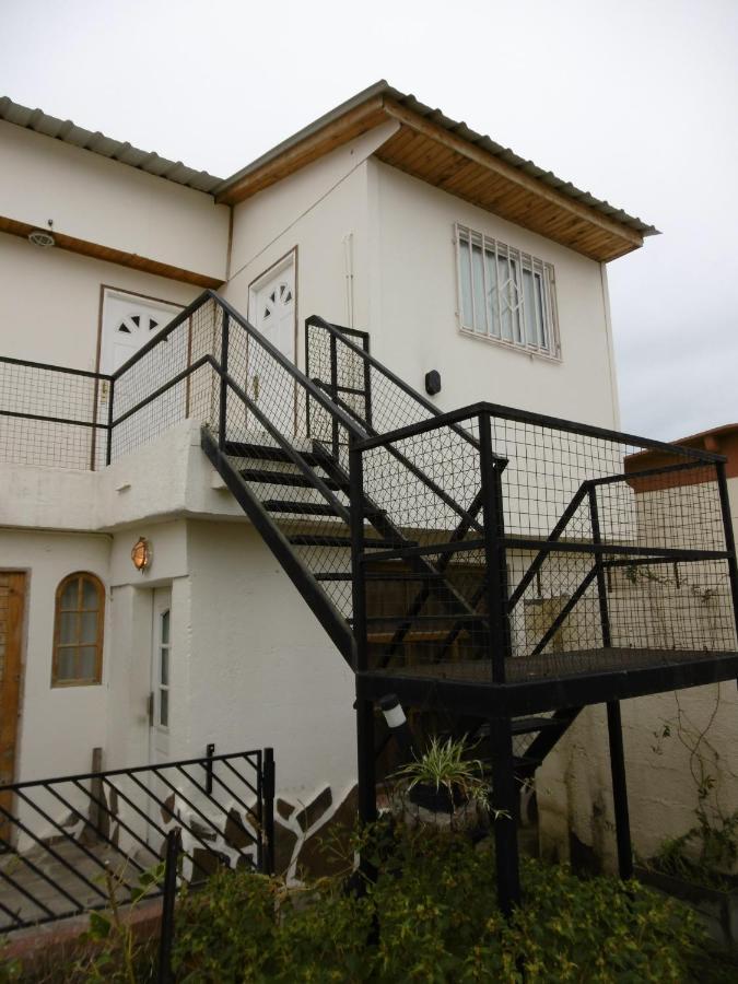 Hostel La Casa De Tounens Puerto Madryn Esterno foto
