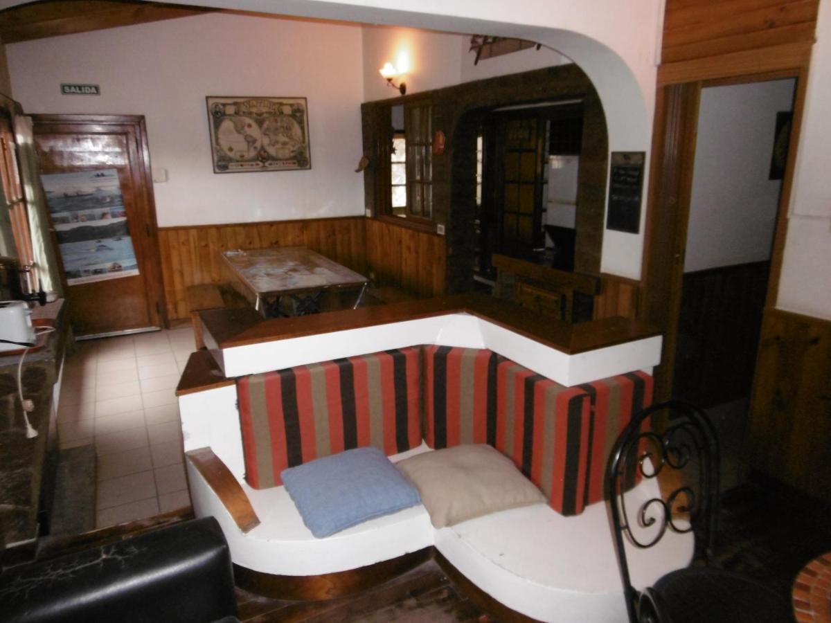Hostel La Casa De Tounens Puerto Madryn Esterno foto