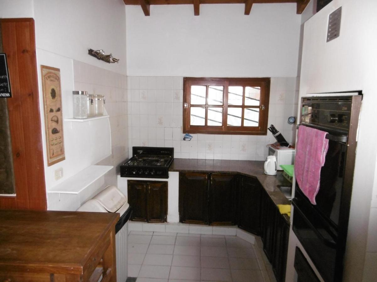 Hostel La Casa De Tounens Puerto Madryn Esterno foto