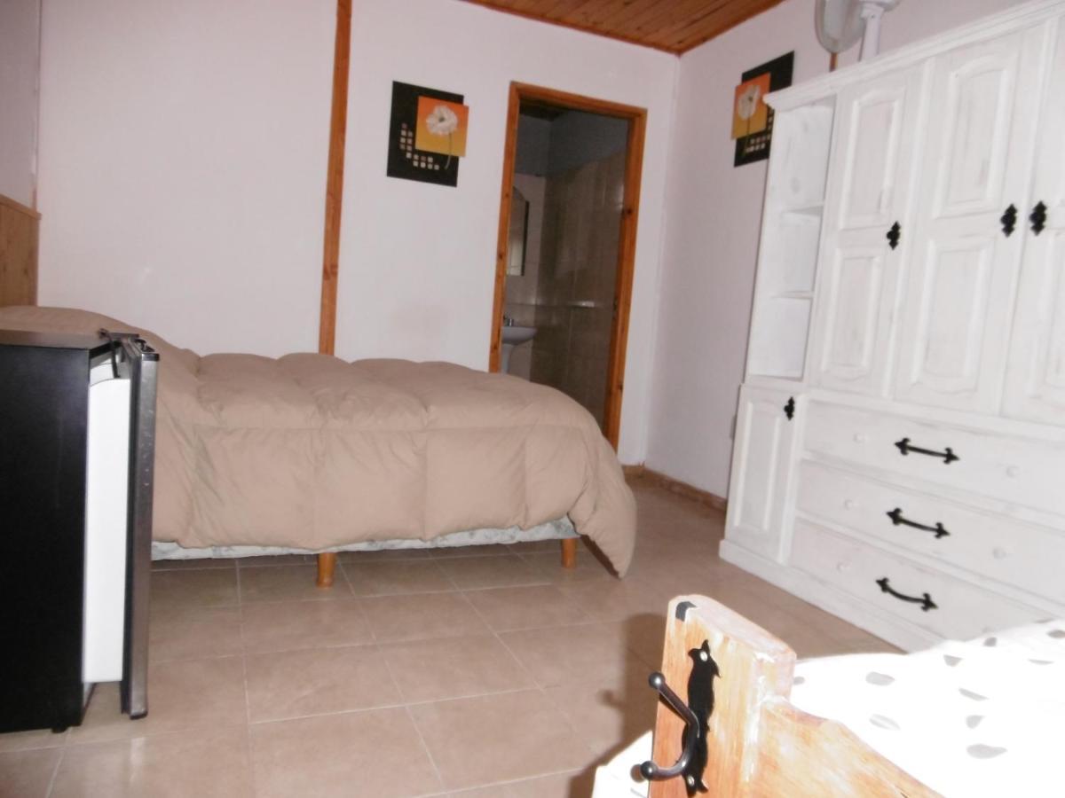 Hostel La Casa De Tounens Puerto Madryn Esterno foto