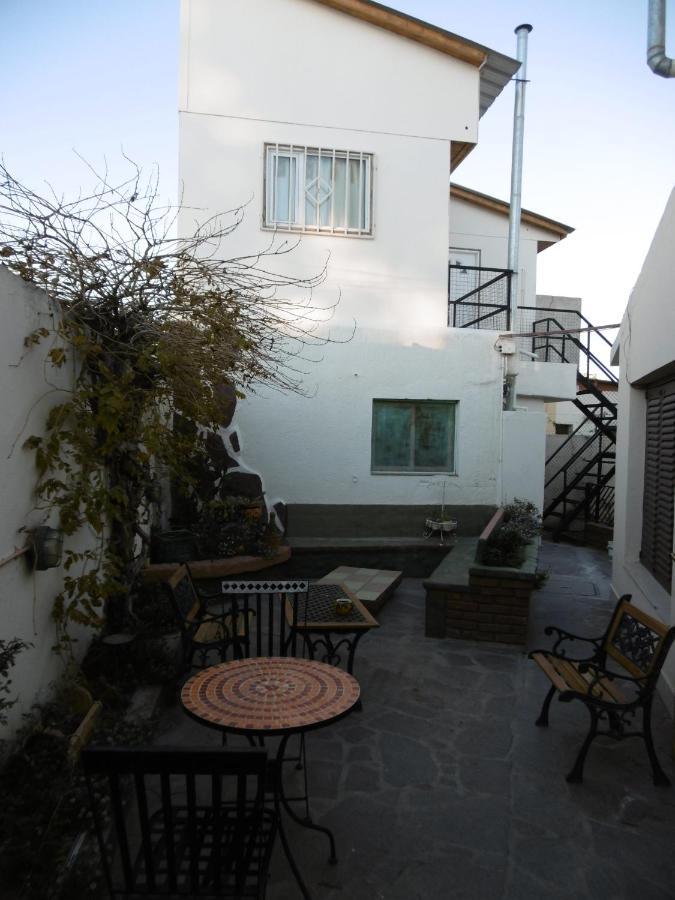 Hostel La Casa De Tounens Puerto Madryn Esterno foto